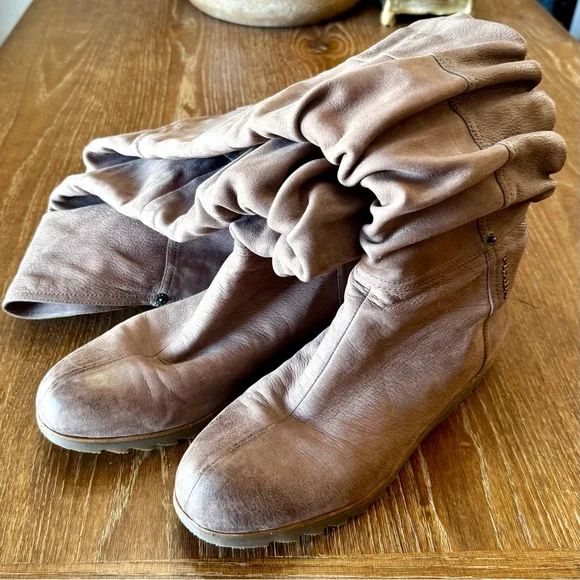 EUC taupe slouchy Prada flat calfskin boots 39 / 8 - Picture 12 of 16